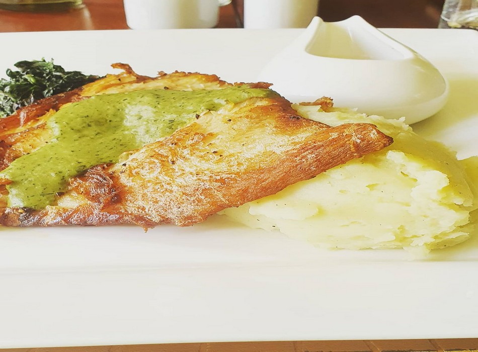 Grilled Red Snapper w mushy peas & Dill Sauce
